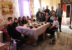 «Сегодня у меня 47 братьев и сестер». Замначальника Бобруйского ГКСЭ Егор Кундиков рассказал о своей большой семье