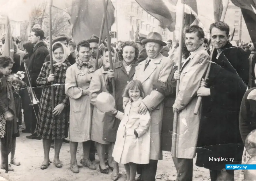 На 1 мая с коллегами по заводу РТИ.