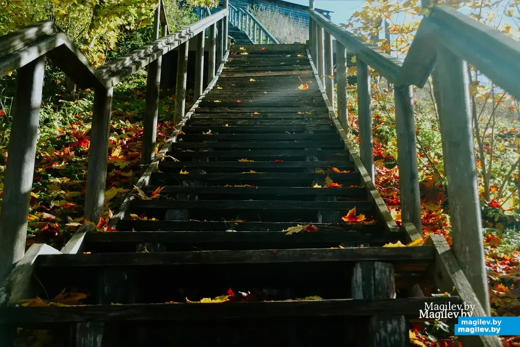 Октябрь 2022 г. Мстиславль. В городе много лестниц и возвышенностей. Фото Антона Ахмадеева