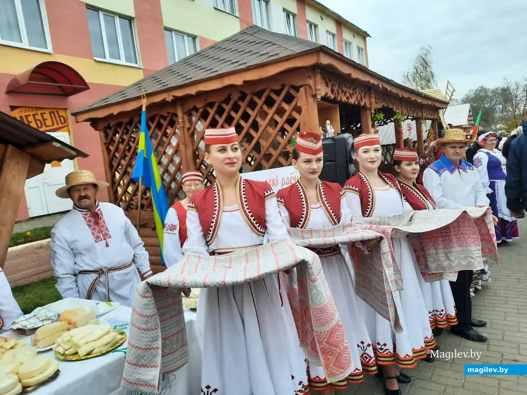 Славгород, 15 октября 2022 года. Областной фестиваль-ярмарка тружеников села «Дажинкі-2022».