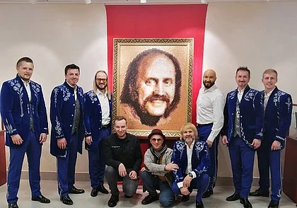 Мулявин в Могилеве предстал перед «Песнярами» во всей красе