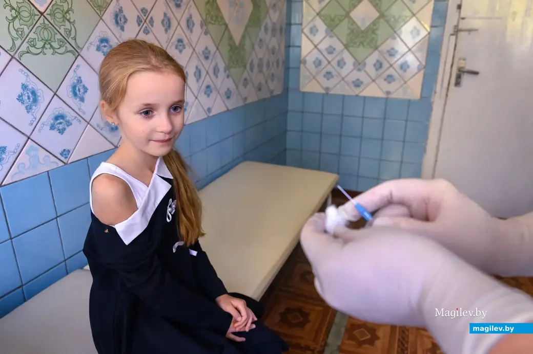 Профилактические прививки в детской поликлинике №4.