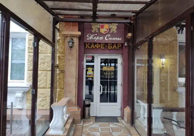 Борщ в шляпе д’Артаньяна: что подают на обед в могилевском кафе «Жорж Симоне»