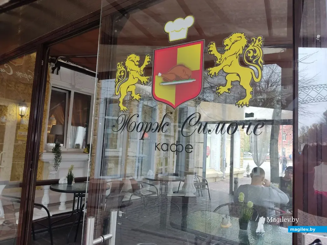 Кафе «Жорж Симоне». Летняя веранда. Могилев, 17.10.2022 г