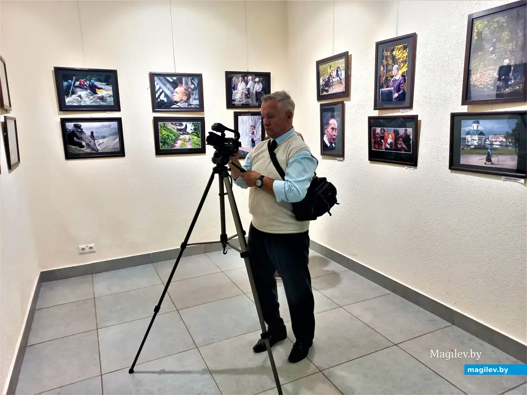 Открытие выставки Анатолия Толкачева «По волнам памяти». Выставочный зал Музея истории Могилева, 19.10.2022 г.