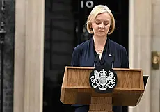 Лиз Трасс объявила об отставке спустя 44 дня на посту премьера Великобритании