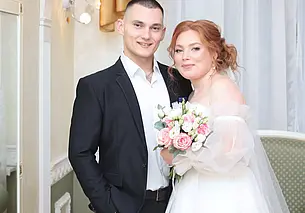 «С будущей тещей ее словили, и я насильно надел кольцо». Молодожены недели