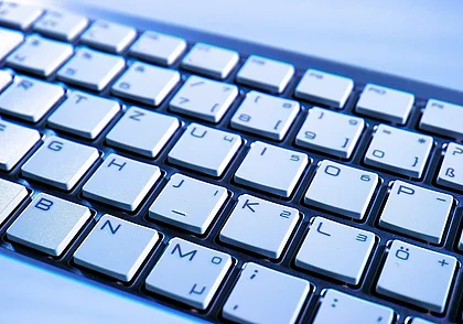 Практикант из Бобруйска украл ноутбук у работодателя