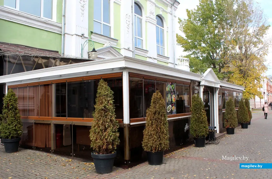 Улица Ленинская - пешеходная улица Могилева. Октябрь 2022 года.