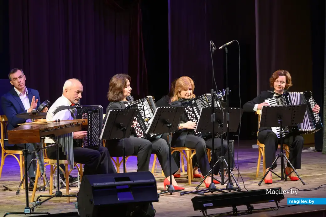 27.10.2022. Бобруйск. Отчетный концерт преподавателей детской школы искусств им. Е.К.Тикоцкого «Осенний вернисаж». Народный ансамбль аккордеонистов «Интермеццо» (рук.