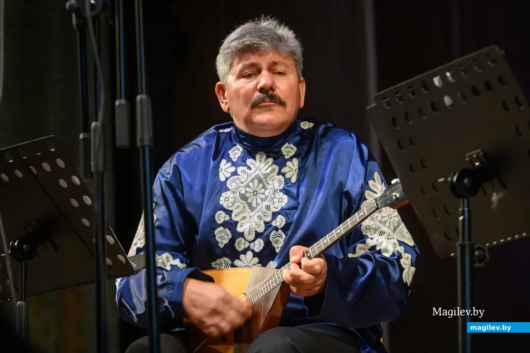 27.10.2022. Бобруйск. Отчетный концерт преподавателей детской школы искусств им. Е.К.Тикоцкого «Осенний вернисаж». Народный ансамбль русских народных инструментов