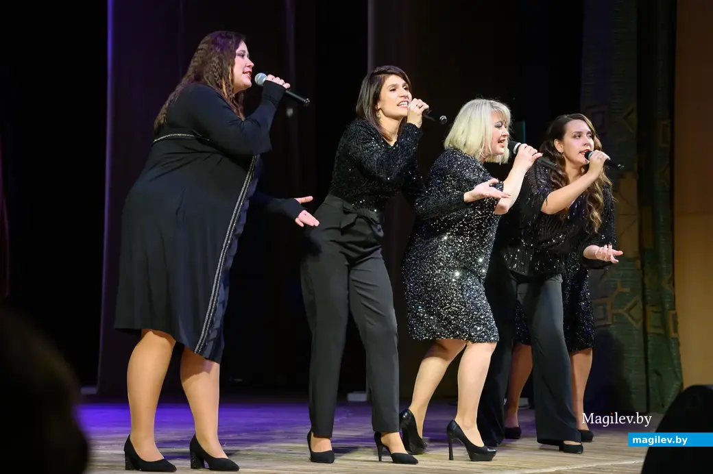 27.10.2022. Бобруйск. Отчетный концерт преподавателей детской школы искусств им. Е.К.Тикоцкого «Осенний вернисаж». Народный вокальный ансамбль «Девчата» (рук. Т.О.