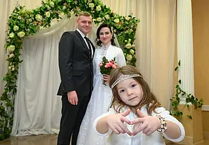 «Это мой Кирилл, он поженился с мамой. Смотрите, какие красивые!» Свадебная пара недели