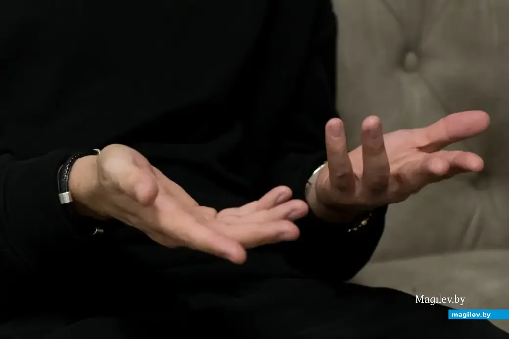 30.10.2022 г. Могилев, ДК области. Хоть Стас Пьеха и считает себя замкнутым человеком, на интервью он был открыт - это видно по жестам