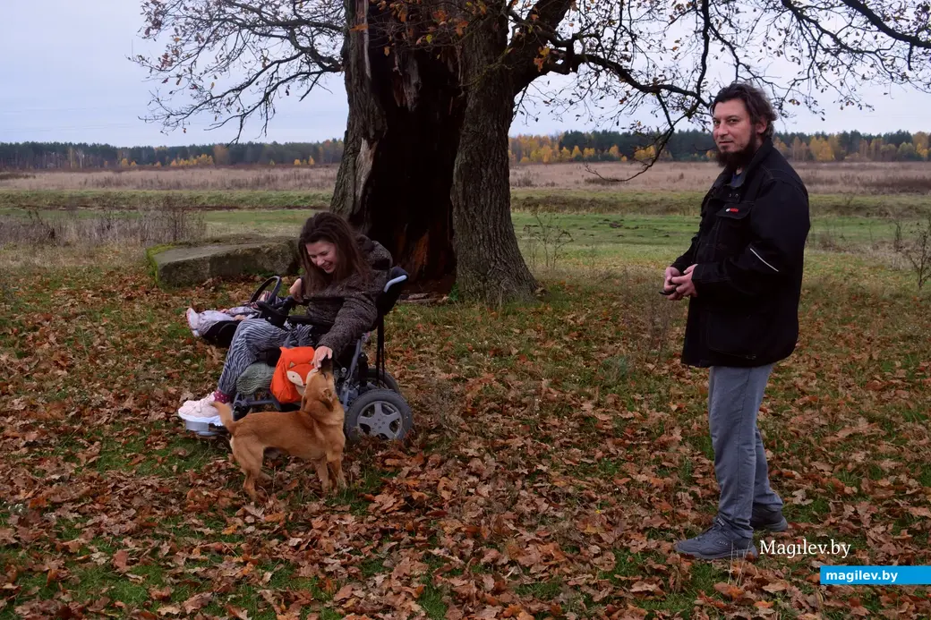 21.10.2022, д. Слободка, Бобруйский район. Семья Черепковых приехала на очередной сеанс иппотерапии.