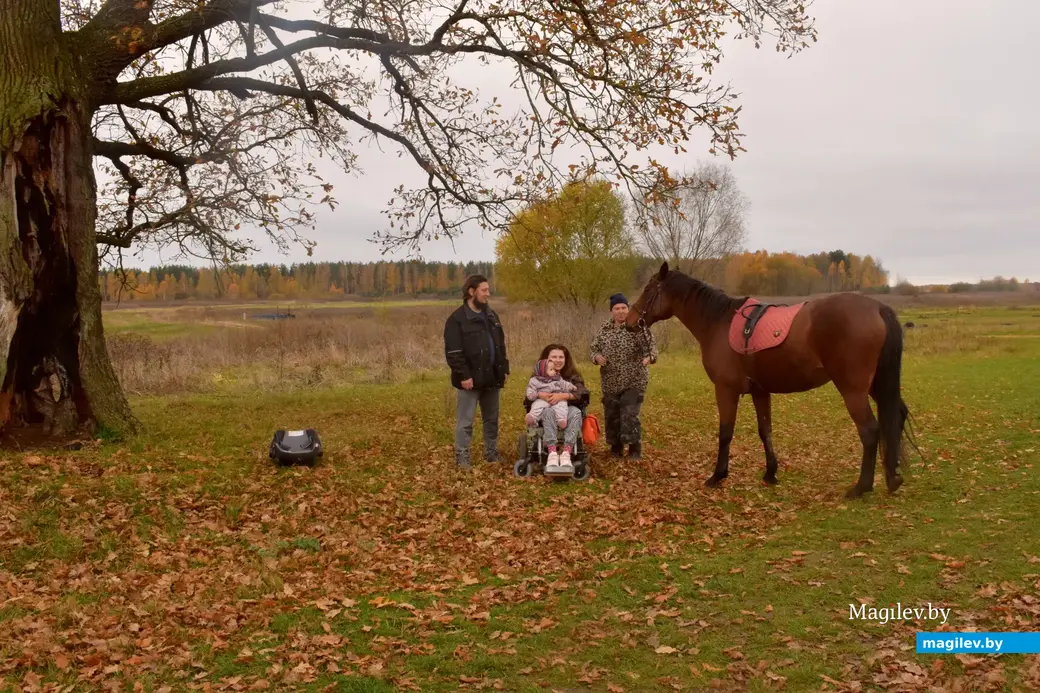 21.10.2022, д. Слободка, Бобруйский район. Занятие по иппотерапии.