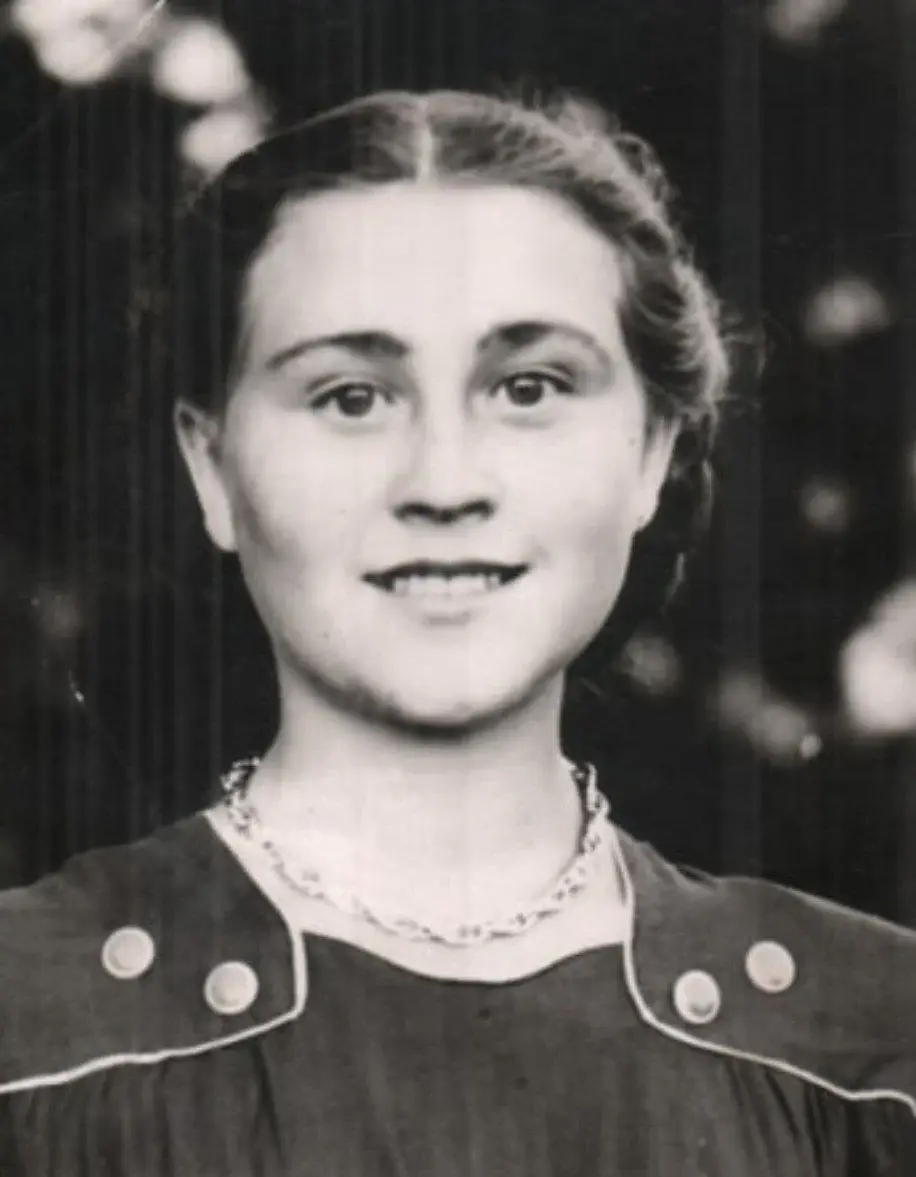 5. Сестра нашего героя, Ядвига, фото 1957 года.