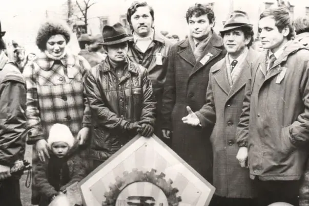 15. С коллегами на День Октябрьской революции. 1980-е.