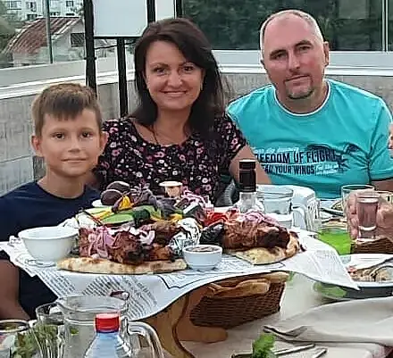 Алексей с супругой и сыном.