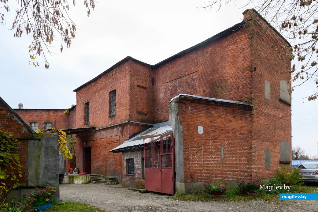 28.10.2022. Бобруйск. Казематированная башня крепостного люнета на переулке Циолковского, 30. Памятник архитектуры.
