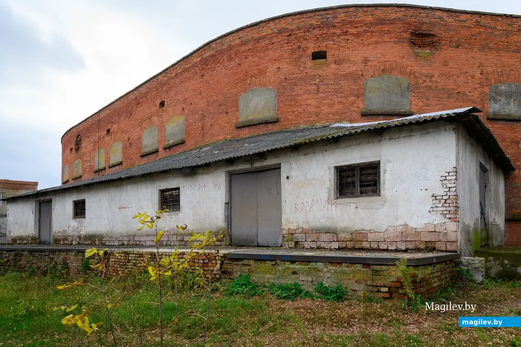28.10.2022. Бобруйск. Казематированная башня крепостного люнета на переулке Циолковского, 30. Памятник архитектуры.
