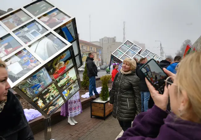 Трудовая слава в кубе. В Бобруйске торжественно открыли аллею. Наш фоторепортаж
