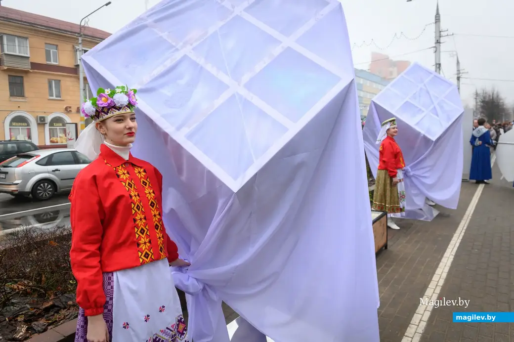 07.11.2022. Бобруйск. Торжественное открытие Аллеи трудовой славы на улице Минской.