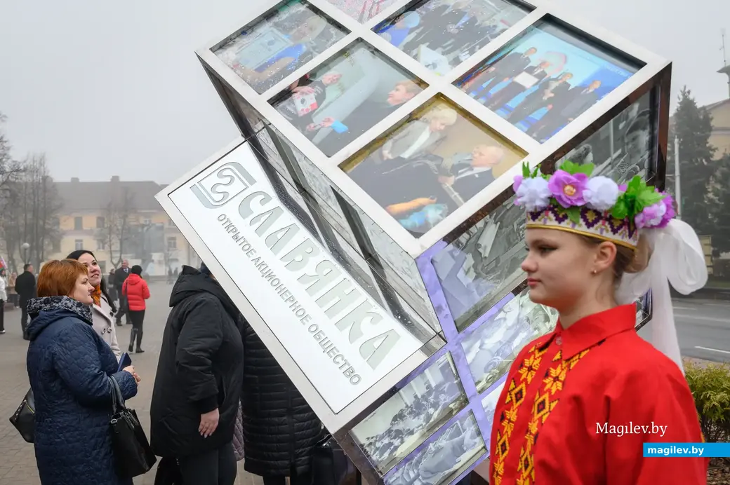 07.11.2022. Бобруйск. Торжественное открытие Аллеи трудовой славы на улице Минской.