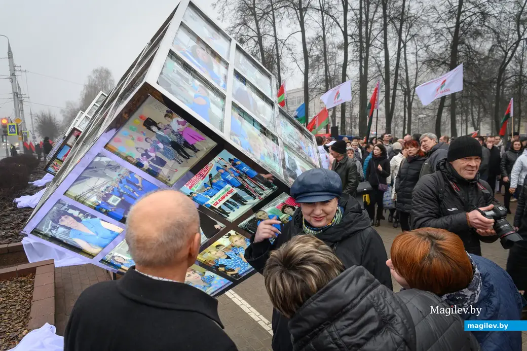 07.11.2022. Бобруйск. Торжественное открытие Аллеи трудовой славы на улице Минской.