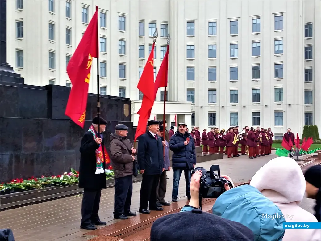 День Октябрьской революции. Могилев, площадь Ленина. 07.11.2022 года.