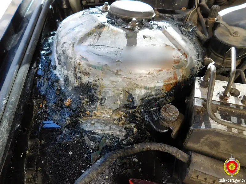 При проверке VIN легкового автомобиля BMW у сотрудников МРЭО ГАИ возникли сомнения в подлинности идентификационного номера