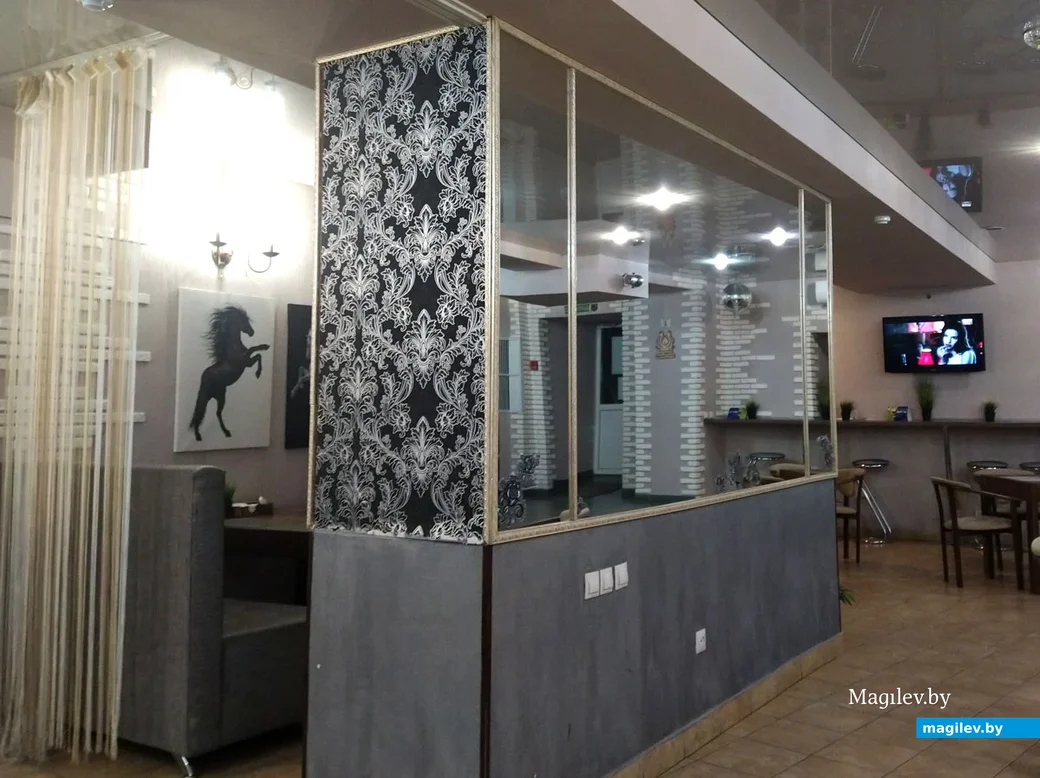 Обед в кафе «Подкова». Могилев, ноябрь, 2022 год. Комната для желающих уединиться.