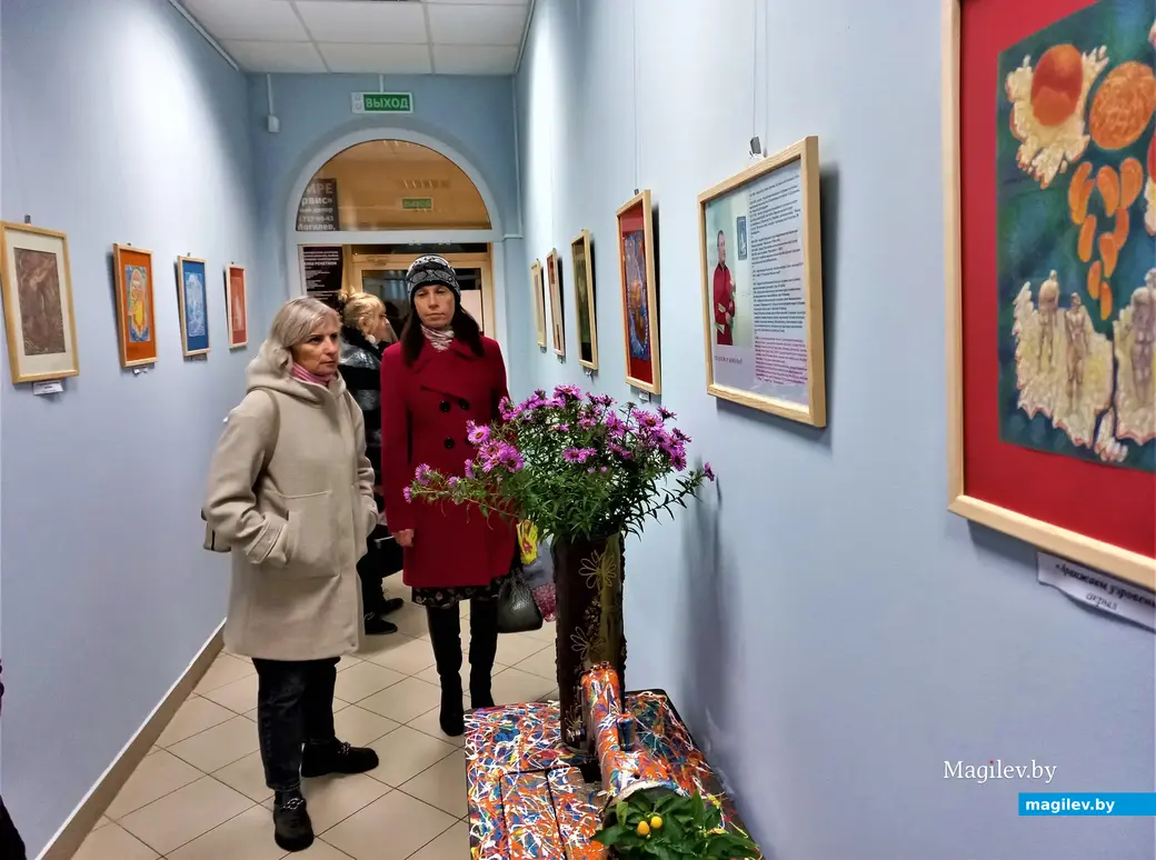 Открытие мини-выставки Владимира Кононова. Могилев, галерея Андрея Воробьева на Дубровенке, 11.11.2022 года.