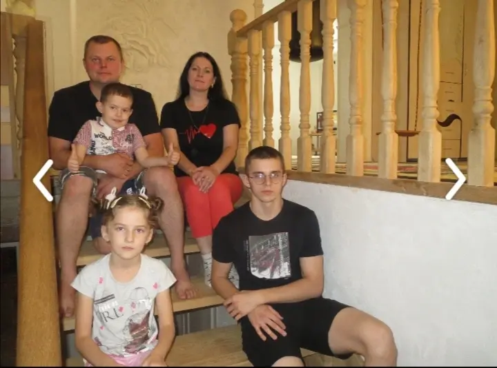 Анастасия и Сергей Крушные с детьми.