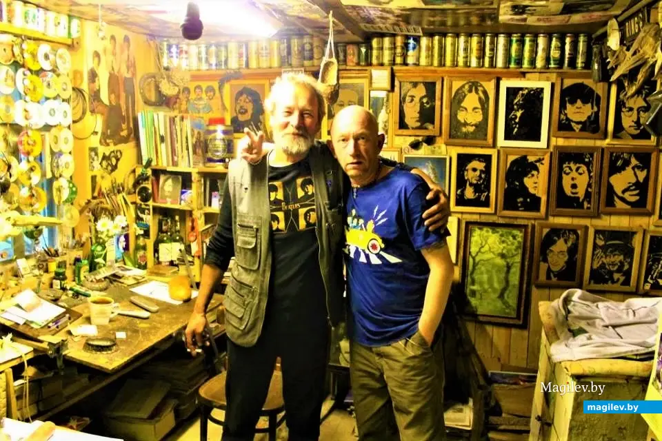 2014-й год, Могилев. Слава Сизых (Paul de Carrote) в гостях у Володи Кутузова (слева).