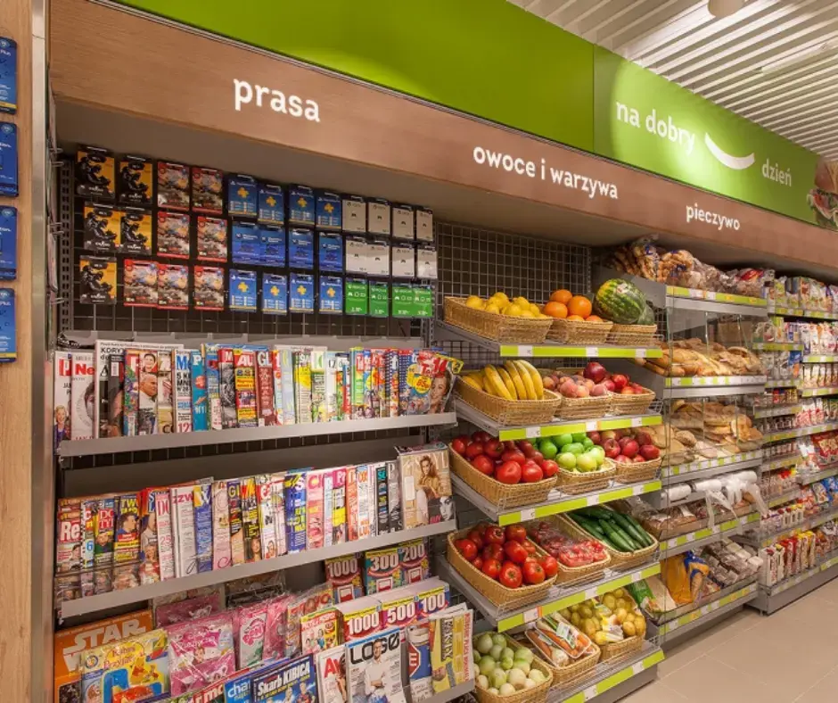 Польская «Жабка» работает всю неделю. Здесь также можно купить кофе с собой или медикаменты первой необходимости. Фото: vsetutpl.com.