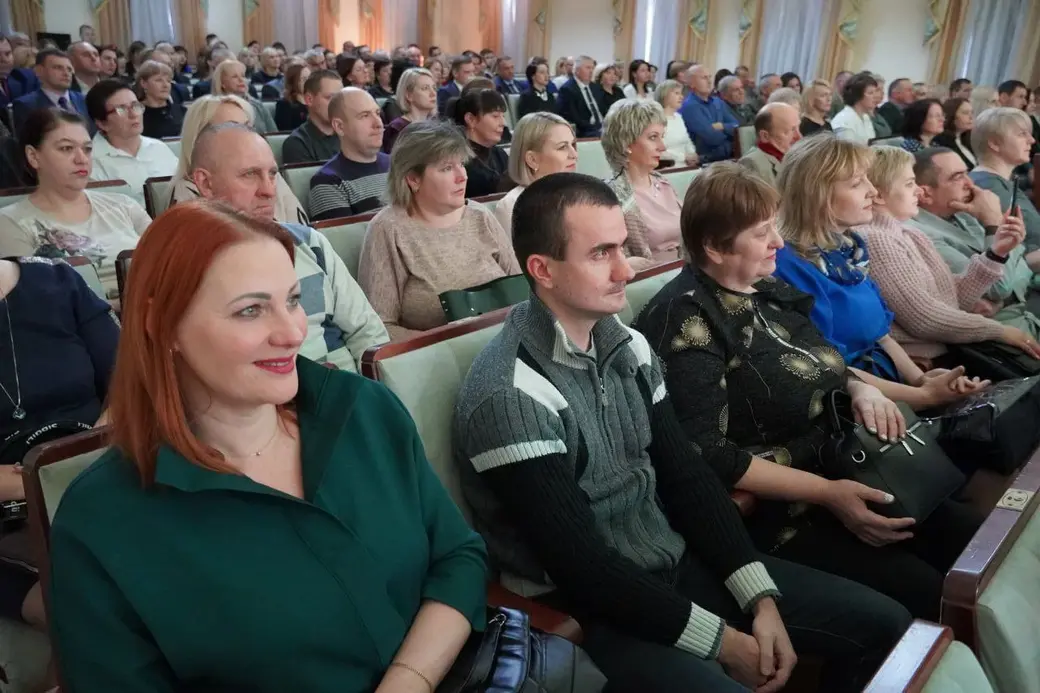 Поздравление работников компании «Домочай» с профессиональным праздником. Ноябрь 2022 года. Фото телеграмм-канал «Могилев – мой город».