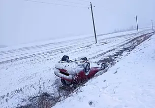 В Могилевском районе съехал в кювет и опрокинулся Mitsubishi