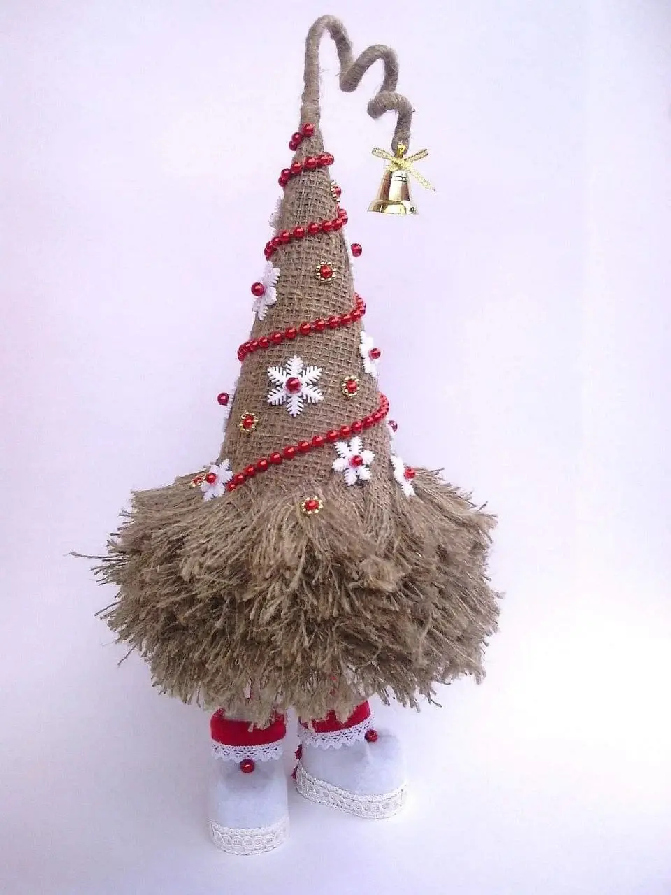 Елочка из мешковины в исполнении Ольги Климантович.