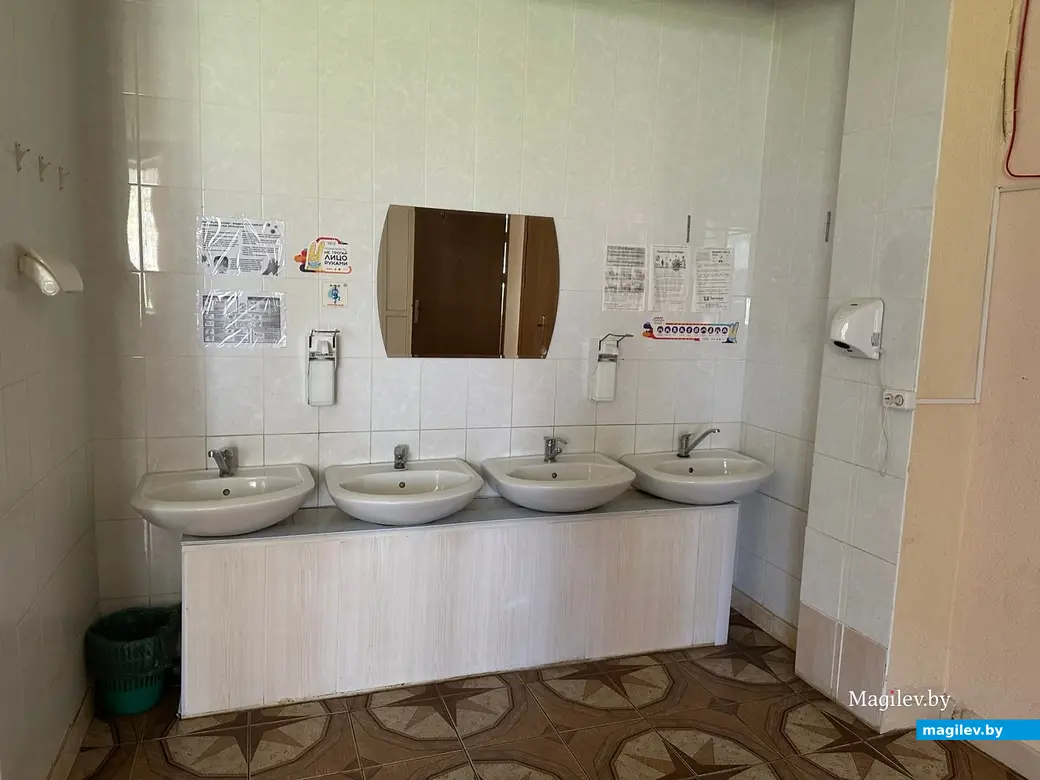 Проверено: мыло в дозаторах имеется. Могилев, столовая МГОИРО, 21.04.2023 года.