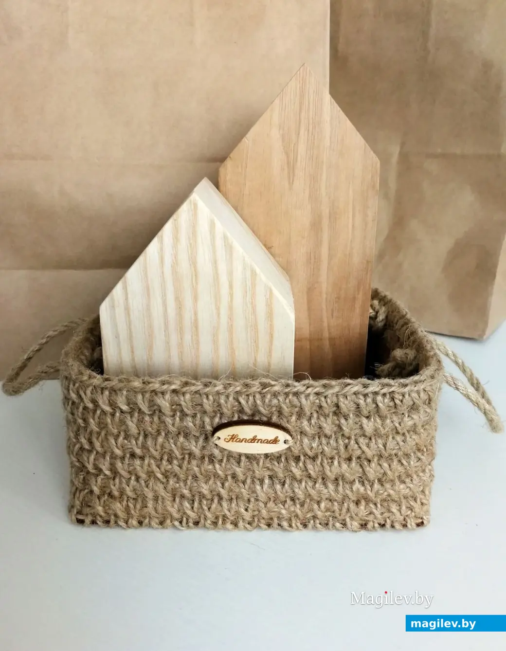 Связаться со Светланой можно, отправив сообщение в Инстаграм или по телефону.