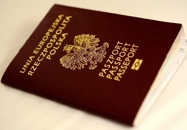 Почти три тысячи белорусов получили гражданство Польши в 2022 году