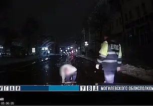 В Могилеве сотрудники ГАИ спасли пьяного пешехода, который сидел на дороге