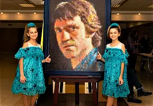 Монетные портреты могилевского художника засверкали в Гомеле