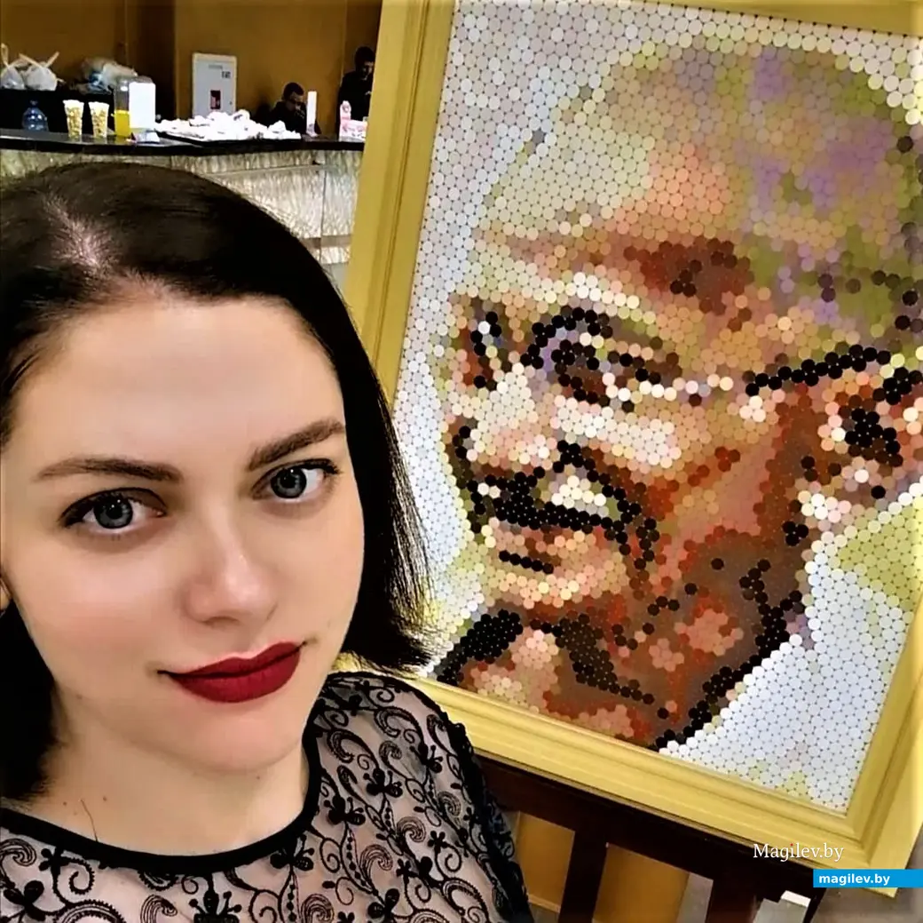 IV Международный фестиваль искусств «GomelFest». У картины Вадиса Красовского.