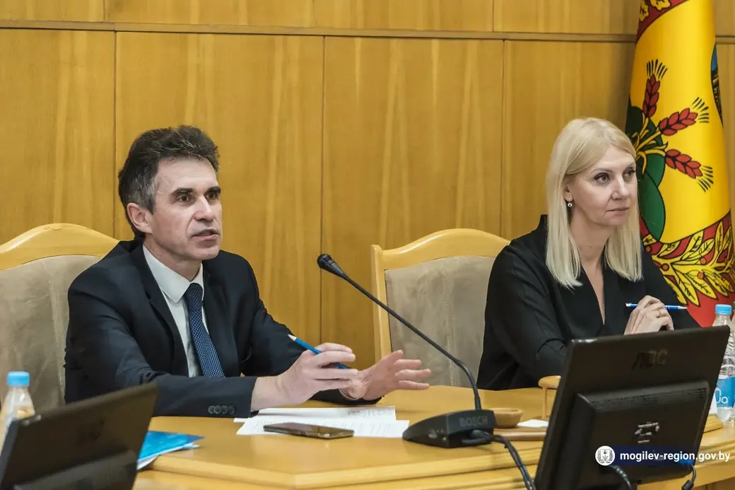 начальник Центра исследований госуправления и общественного развития НИИ теории и практики государственного управления Академии управления при Президенте Олег Ефремов.