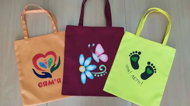 Сумки-шопперы от кадинских школьниц. Фото: pniva.by