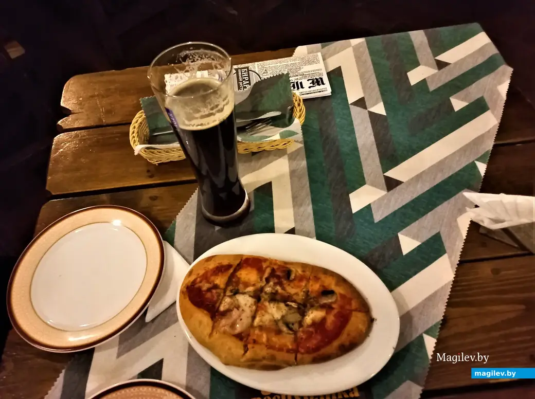 «Гастрофест» в Могилеве. Пивной ресторан «Бирария». Пицетта с беконом и шампиньоном, ноябрь 2022 года.