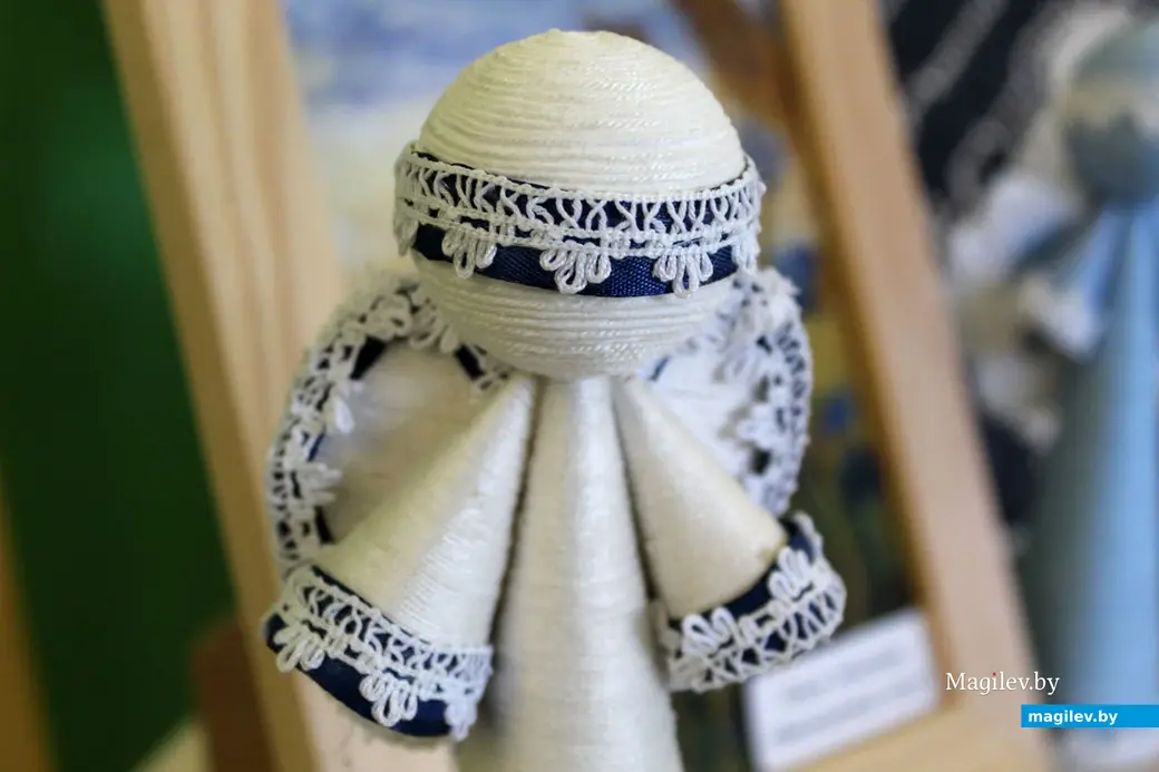 Фестиваль творчества инвалидов. Могилев, 2 декабря 2022 года. ДК железнодорожников. Выставочная работа фестиваля.