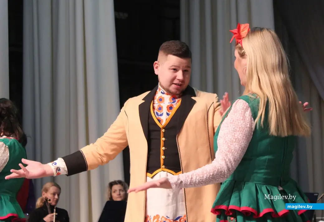 Фестиваль творчества инвалидов. Могилев, 2 декабря 2022 года. ДК железнодорожников. Песня исполняемая руками.